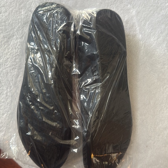 NWOT Rothy’s Black Solid Round Toe Flats Never Worn! In MINT condition! - Picture 5 of 5